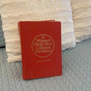 Vintage Webster's Ninth New Collegiate Hardcover Dictionary 1984